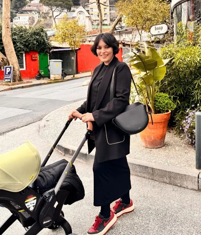 Ezgi Mola: Bakıcı istemiyorum, 40 yılda bir çocuğum olmuş