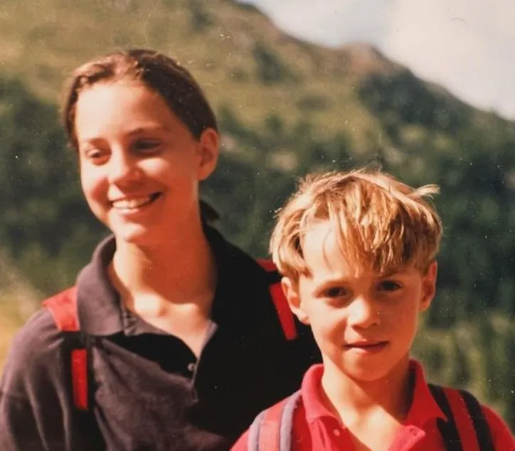 Kansere yakalanan Kate Middleton'a kardeşinden duygusal destek mesajı Kansere yakalanan Kate Middleton'a kardeşinden duygusal destek mesajı