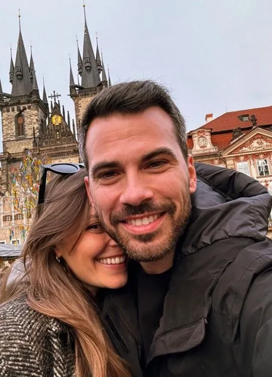 Aslı Enver eşi Berkin Gökbudak'la Prag'a tatile gitti! Aşk dolu kareler geldi