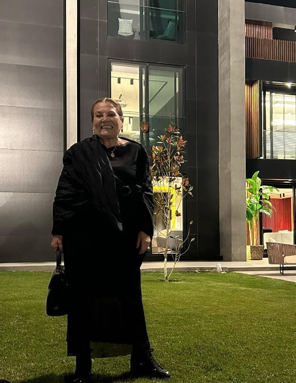 Kızılcık Şerbeti'nin Sönmez’i Aliye Uzunatağan’ın gençlik fotoğrafına beğeni yağdı