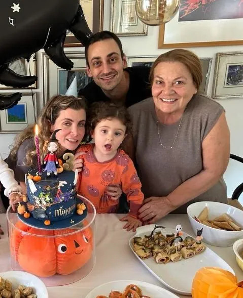 Kızılcık Şerbeti'nin Sönmez’i Aliye Uzunatağan’ın gençlik fotoğrafına beğeni yağdı