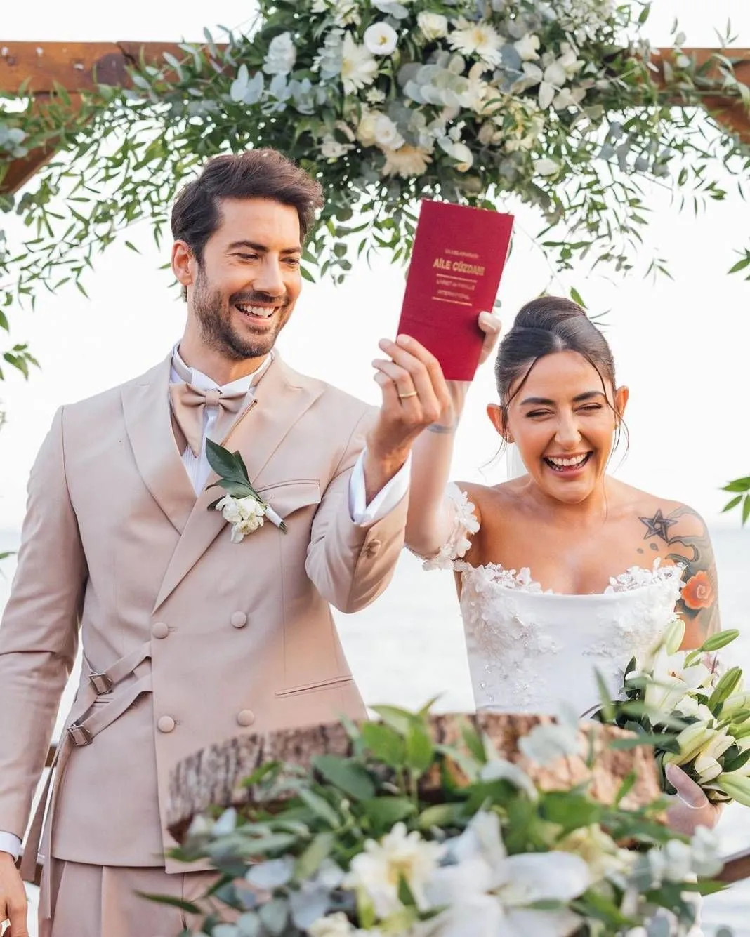 Melek Mosso'dan takipçisine sert tepki: Midem bulandı!