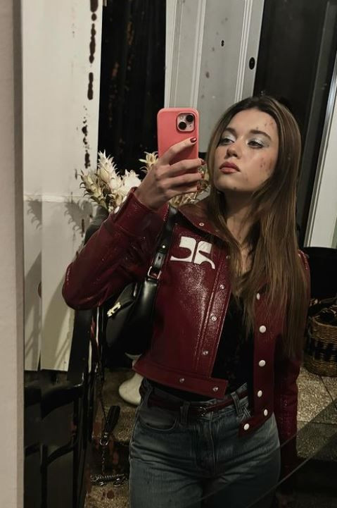 Yalı Çapkını'nın Seyran'ı Afra Saraçoğlu'ndan yeni pozlar