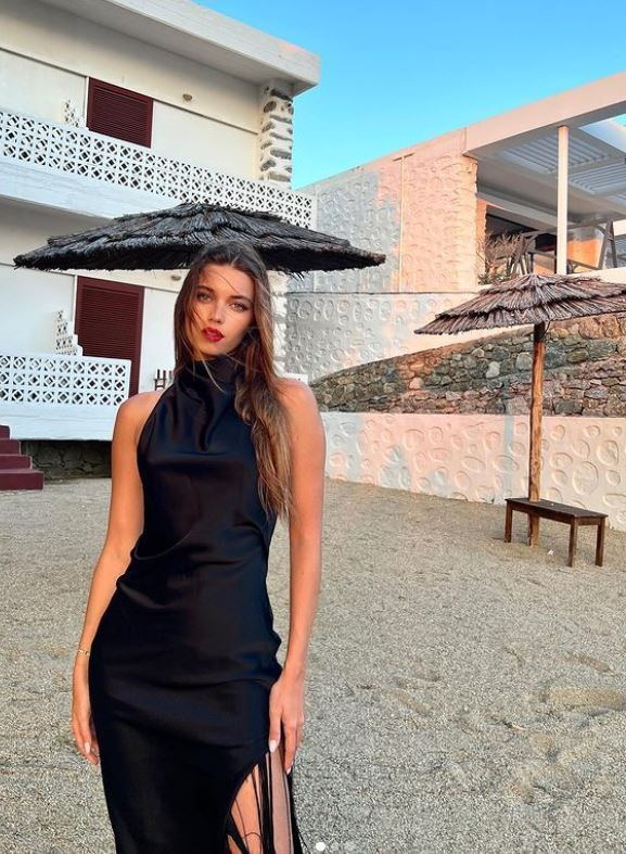 Yalı Çapkını'nın Seyran'ı Afra Saraçoğlu'ndan yeni pozlar
