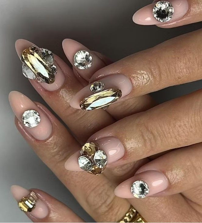 Koç burcu kadar ateşli 10 tırnak sanatı fikri