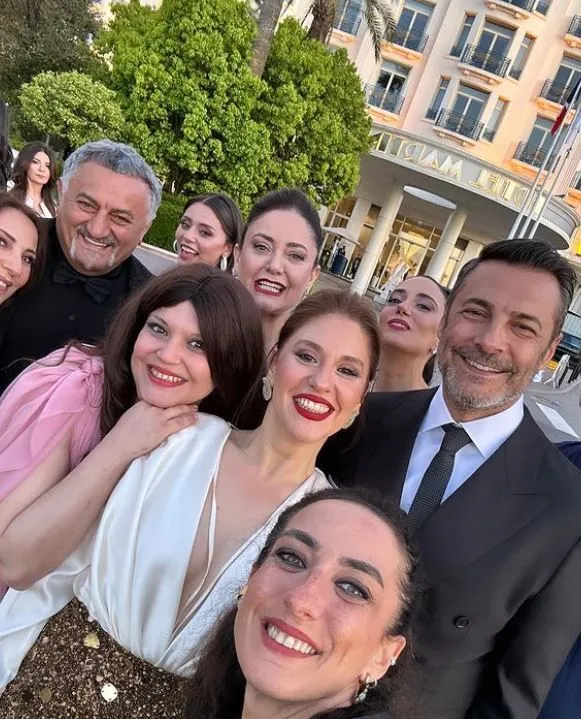 Kızılcık Şerbeti'nin Nilay'ı Feyza Civelek neden peruk taktığını açıkladı
