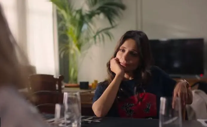 Serenay Sarıkaya'nın başrolde olduğu 'Kimler Geldi Kimler Geçti'den ilk fragman