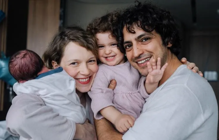 Ece Çeşmioğlu ve Taner Ölmez'den aile pozu