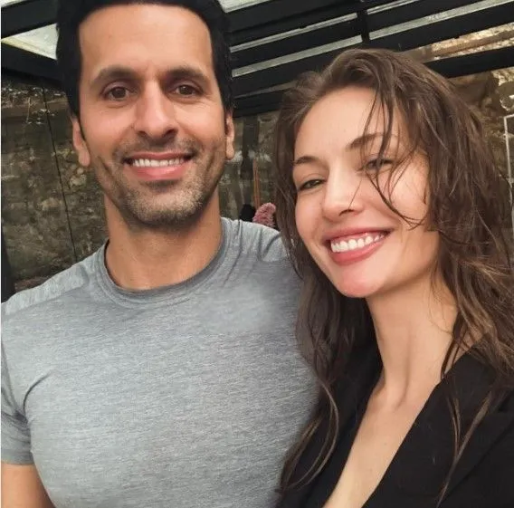 Yasemin Allen sevgilisi Erdal Kaya'dan yeniden atış eğitimi aldı