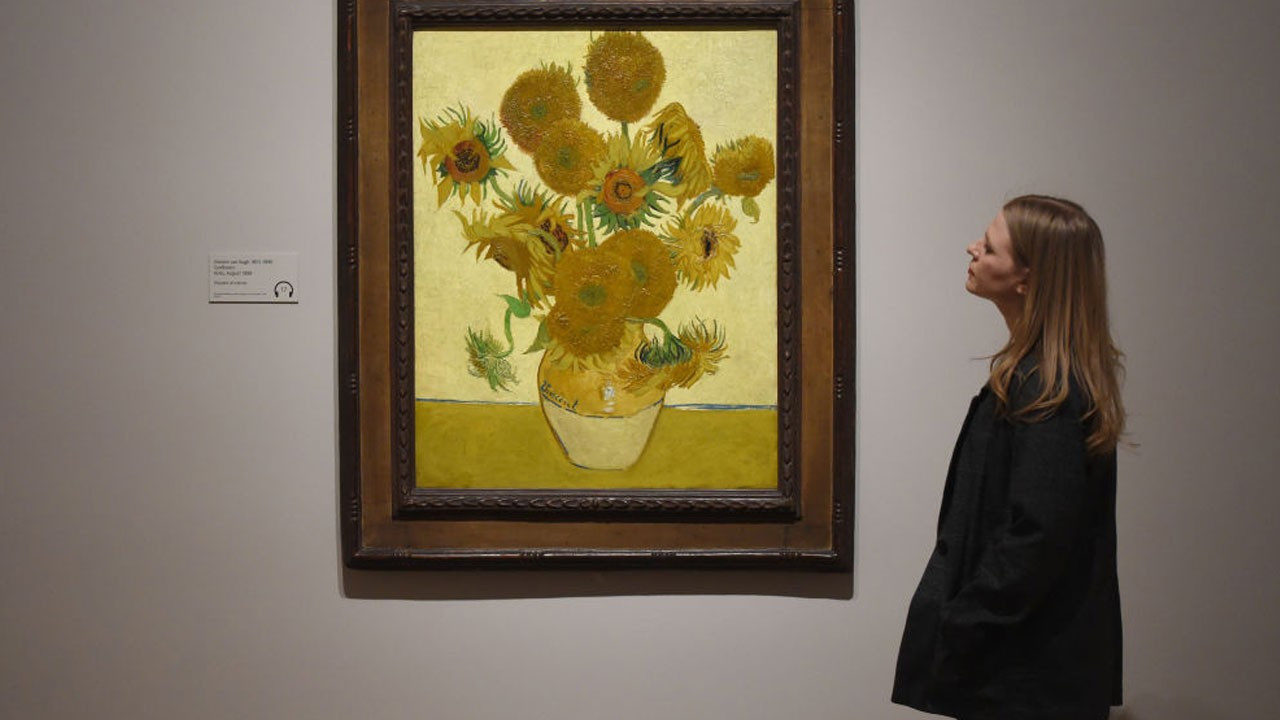 Eylemciler Van Gogh tablosuna domates çorbası attılar!