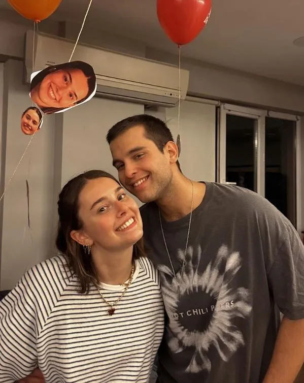 Mehmet Aslantuğ ve Arzum Onan'ın oğlu Can Aslantuğ sevgilisinin doğum gününü kutladı! Görenler Arzum Onan'a benzetti Mehmet Aslantuğ ve Arzum Onan'ın oğlu Can Aslantuğ sevgilisinin doğum gününü kutladı! Görenler Arzum Onan'a benzetti