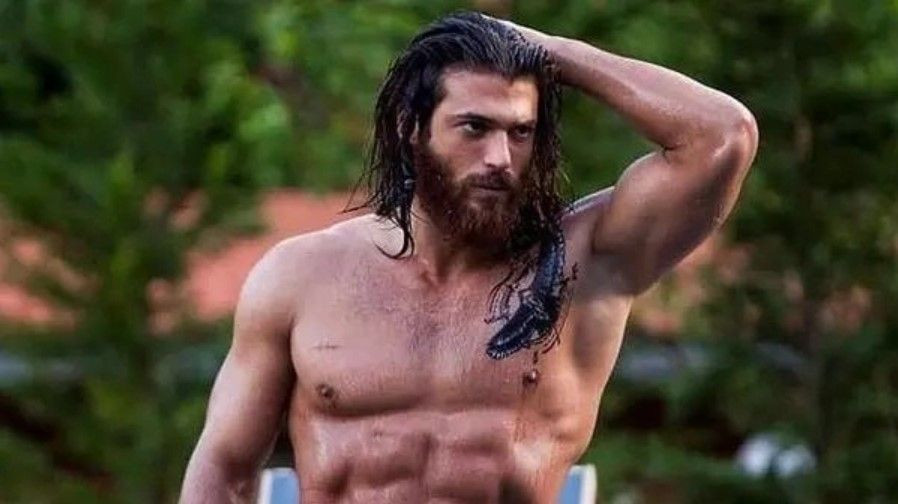 Can Yaman'dan takipçisine: Benim gibi aktörler düşük maaşlı diziler yapmaz