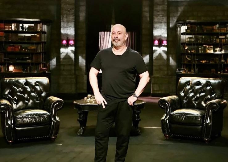 Hasan Can Kaya'dan Cem Yılmaz'a: Oyuna benim yerime veteran komedyen girmiş, çabasını olumlu buldum