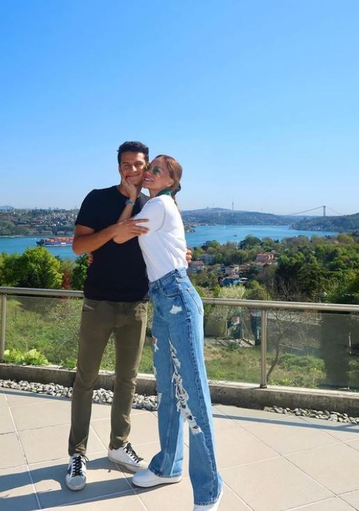 Ebru Şallı, oğlu Beren’le pozlarını paylaştı! "Arkadaş gibiler" yorumları yapıldı