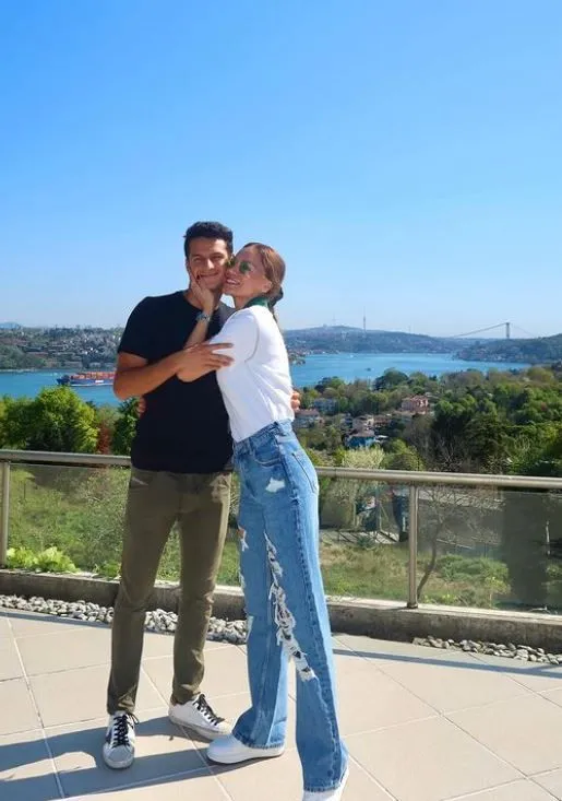 Ebru Şallı, oğlu Beren’le pozlarını paylaştı! "Arkadaş gibiler" yorumları yapıldı