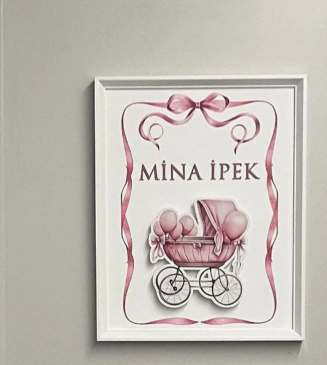 Eda Ece eşi ve bebeği Mina İpek'le ilk fotoğrafını paylaştı