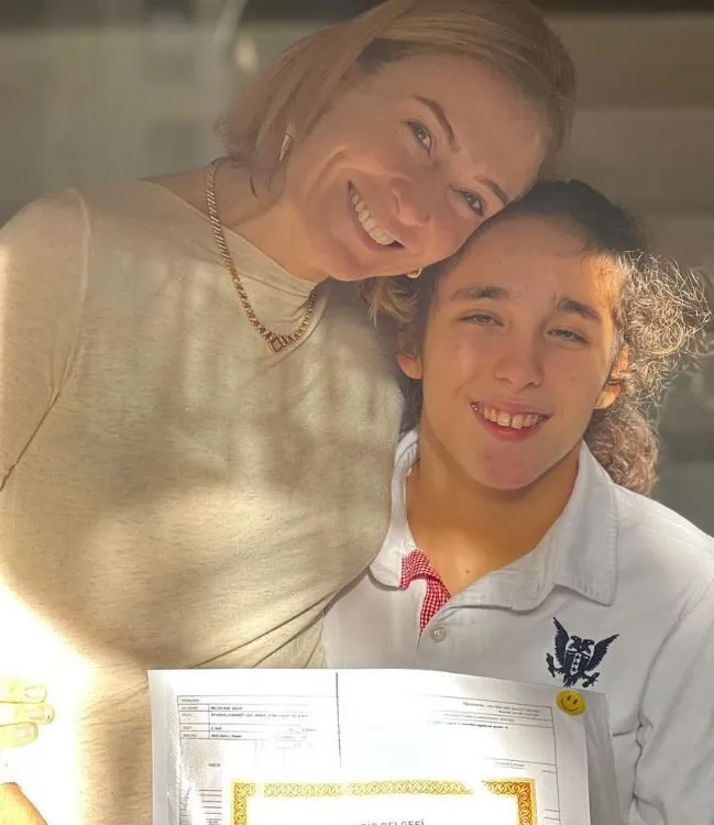 Ceyda Düvenci'nin kızı Melisa şan dersi almaya başladı