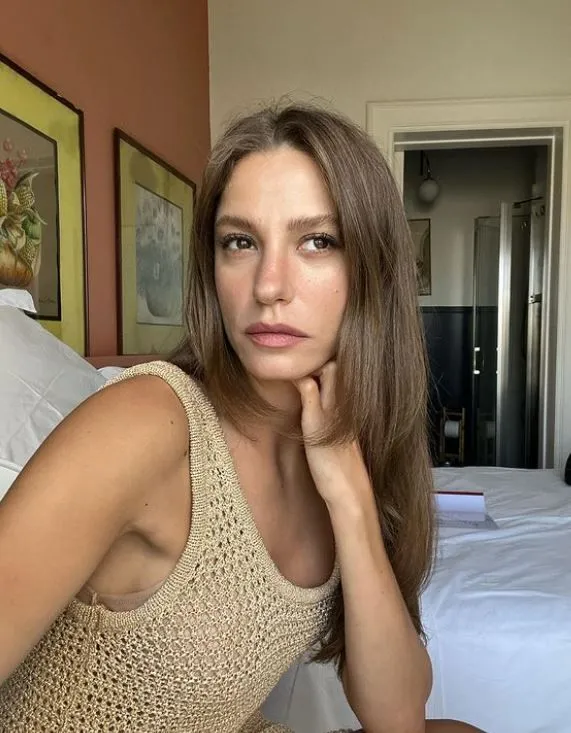 Mert Demir'le ilişki yaşayan Serenay Sarıkaya'dan "reklam aşkı" sorusuna tepki