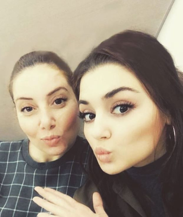 Hande Erçel'den Anneler Günü'nde duygulandıran paylaşım: Çok küçüktüm seni kaybettiğimde..