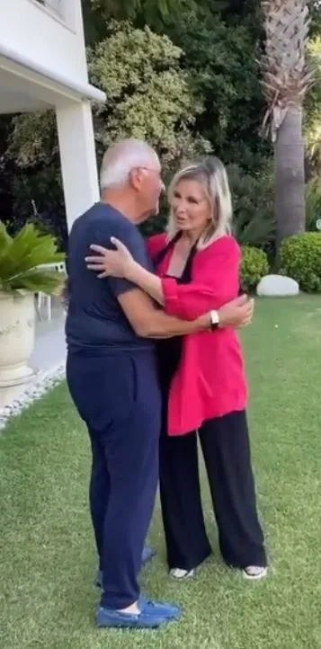 Yeşilçam yıldızı Filiz Akın'dan 30 yıllık eşine duygusal yıldönümü mesajı