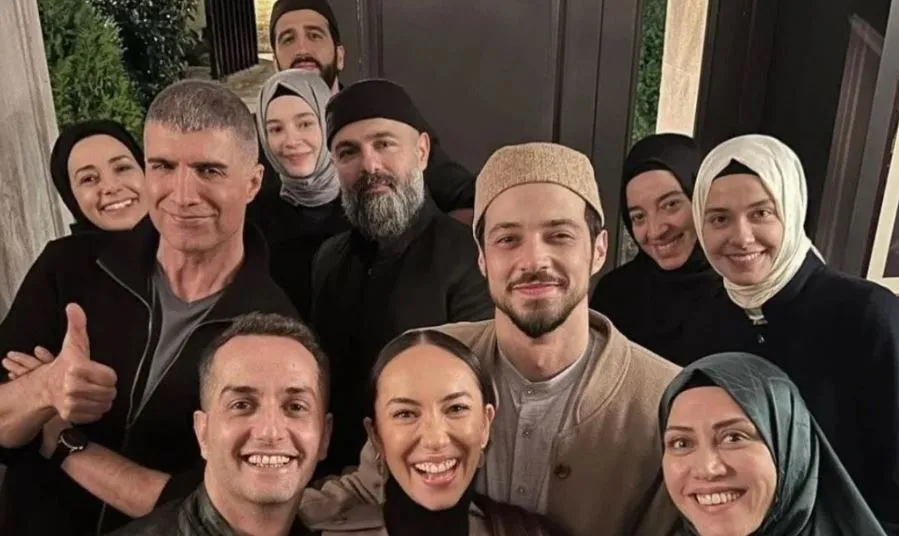 Kızıl Goncalar'da iki isim diziye veda ediyor