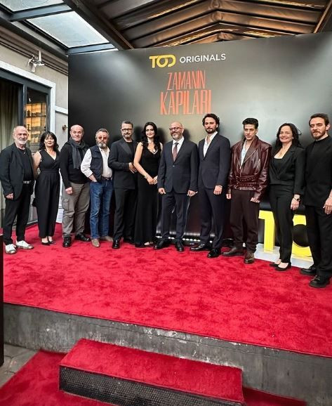 ‘Zamanın Kapıları’ dizisinin lansmanı yapıldı! Ne zaman yayınlanacak? ‘Zamanın Kapıları’ dizisinin lansmanı yapıldı! Ne zaman yayınlanacak?