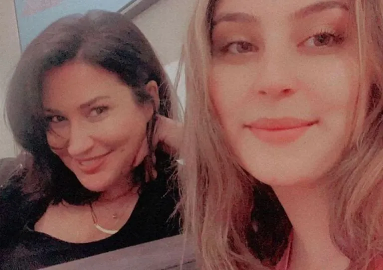 İclal Aydın'ın kızı Lal büyüdü! Görenler "Annesinin gençliği" yorumunu yaptı