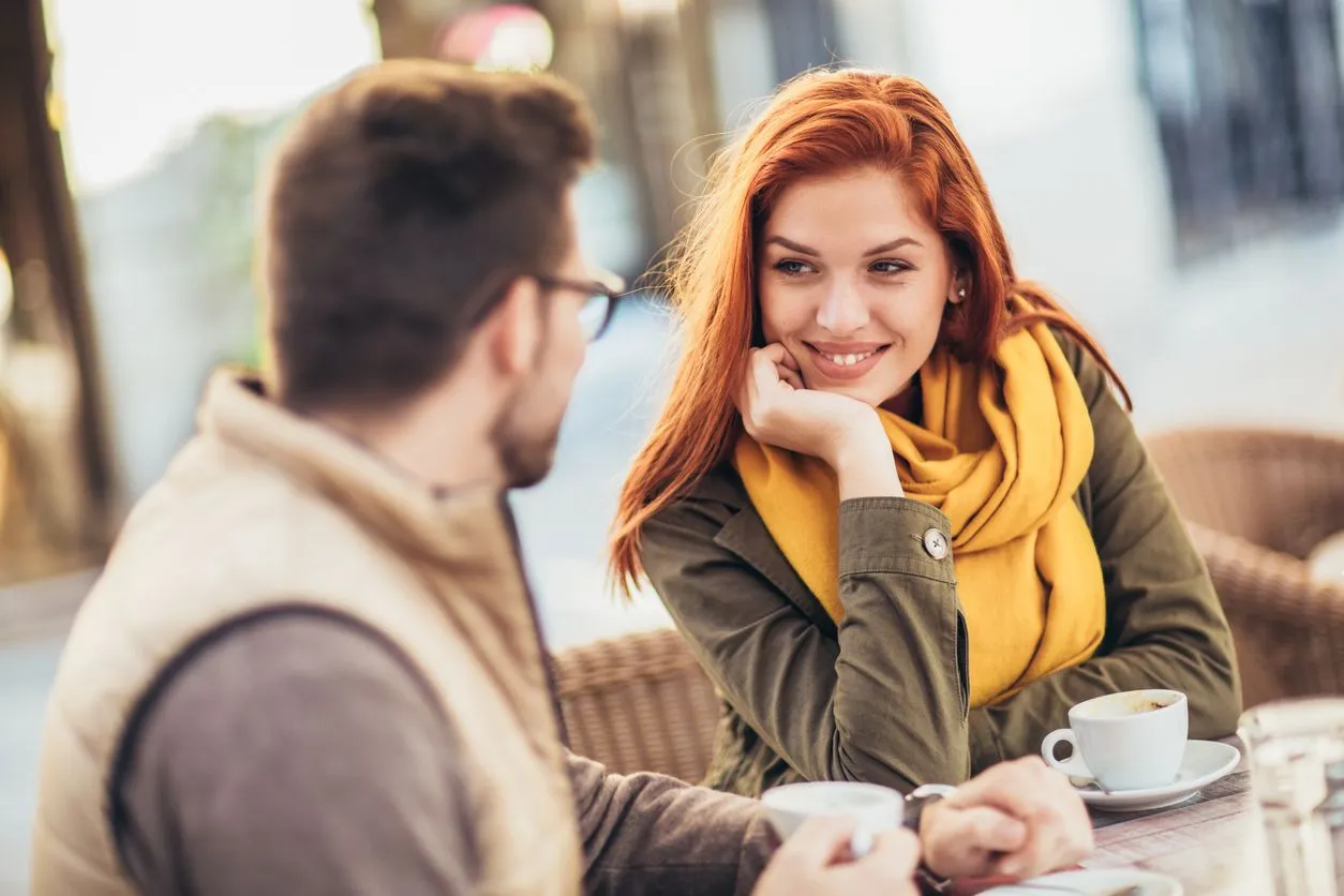 Birinin size aşık olduğunu gösteren 10 beden dili işareti