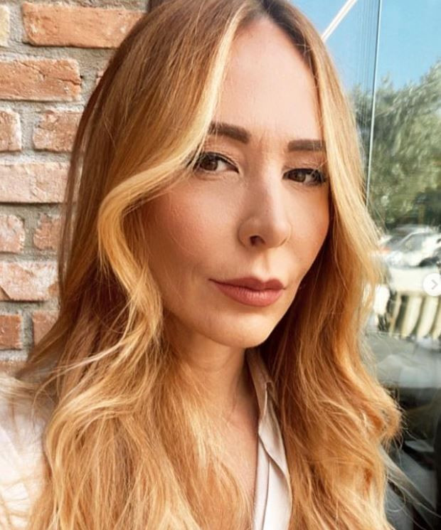 Ahu Sungur da Cannes'a giden oyuncuları eleştirdi: "Yarıçıplak bir yarış zarafetten uzak"