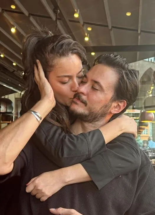 Pelin Akil ile Anıl Altan'ın boşanacakları iddia edilmişti... Açıklama geldi Pelin Akil ile Anıl Altan'ın boşanacakları iddia edilmişti... Açıklama geldi