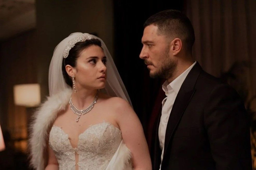 Uraz Kaygılaroğlu'ndan final yapan 'Sakla Beni' hakkında eleştiri Uraz Kaygılaroğlu'ndan final yapan 'Sakla Beni' hakkında eleştiri