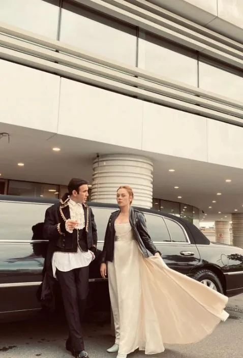 Demet Evgar, Bahar dizisinde kendi gelinliğini giydi