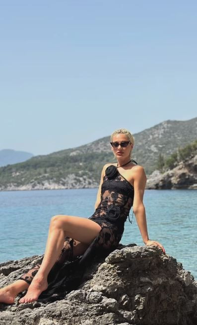 Oyuncu Gülcan Arslan tatil sezonunu Muğla'da açtı