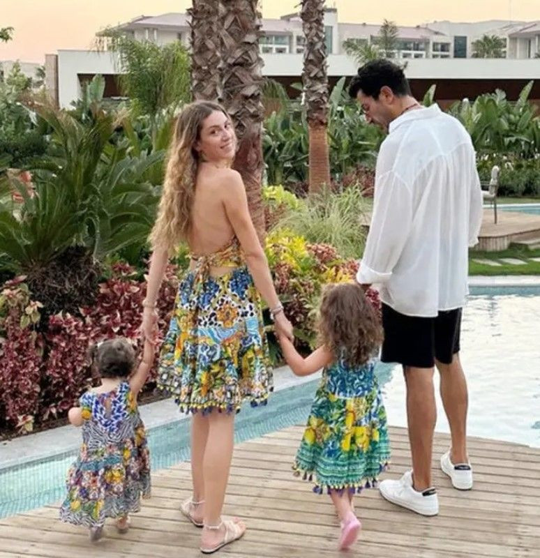 Sinem Kobal ile Kenan İmirzalıoğlu'nun kızı Leyla, 2 yaşına girdi