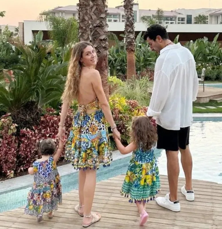 Sinem Kobal ile Kenan İmirzalıoğlu'nun kızı Leyla, 2 yaşına girdi