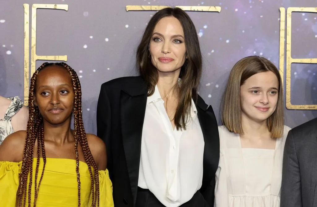 Angelina Jolile ile Brad Pitt'in kızı Vivienne babasının soyadını bıraktı