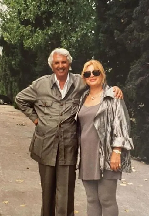 Süreyya Yalçın'ın dinmeyen anne acısı: İçim yanıyor, kalbimde büyük bir boşluk var.. Süreyya Yalçın'ın dinmeyen anne acısı: İçim yanıyor, kalbimde büyük bir boşluk var..