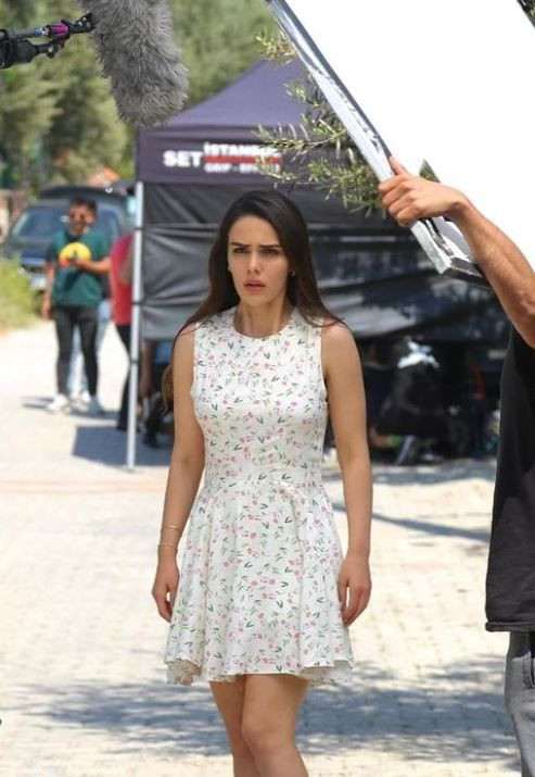 Üç Kız Kardeş'in Türkan'ı Özgü Kaya imaj değiştirdi