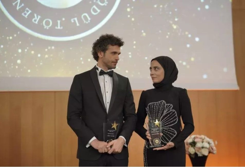 Kızılcık Şerbeti'nde '4 kişi birden ayrılıyor' iddiasına başrolden açıklama