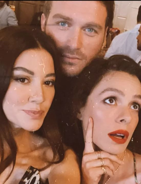 Özge Özpirinçci'den Kıvanç Tatlıtuğ ile paylaşım: Kıvanç'tan daha sarışınım