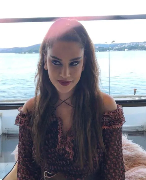 Çok Güzel Hareketler Bunlar'la ünlenen Zeynep Koçak hastalığını açıkladı: "Yaklaşık 23 yıldır Derealizasyon adı verilen.."