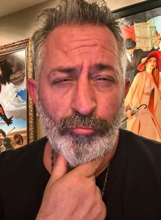 Cem Yılmaz: Sağ gözüm yüzde 50 görmüyor artık