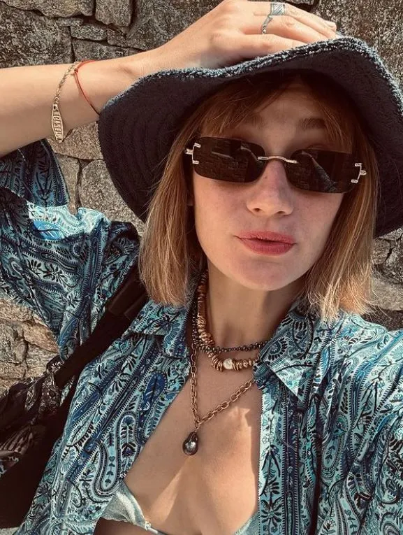 Oyuncu Gizem Karaca'dan Mykonos pozları