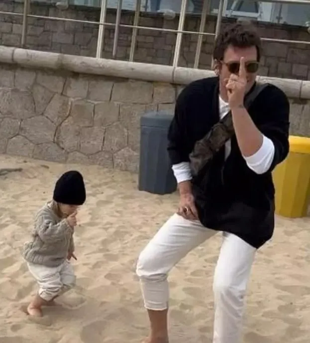 Kıvanç Tatlıtuğ ve oğlu Kurt Efe'den yeni pozlar