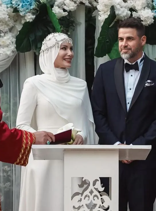 Gamze Özçelik'ten eşi Reshad Strik'e romantik doğum günü mesajı