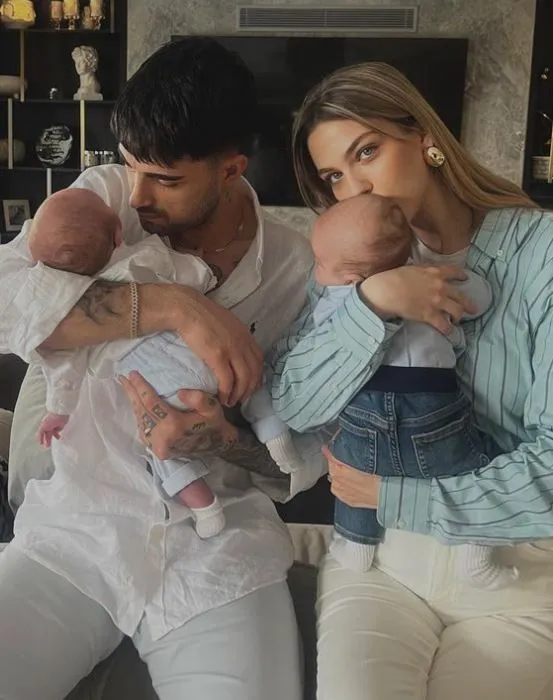 Yasemin Şefkatli'den oğulları Emir ve Ayel ile yeni pozlar