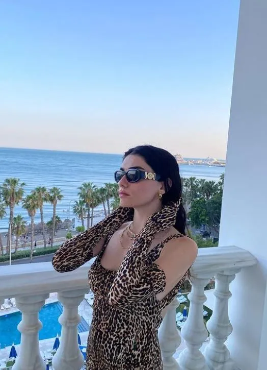 Hazar Ergüçlü'nün leopar stili gündem oldu