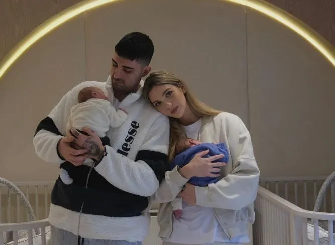 Yasemin Şefkatli ve İdo Tatlıses ikizlerinin yüzünü ilk kez paylaştı