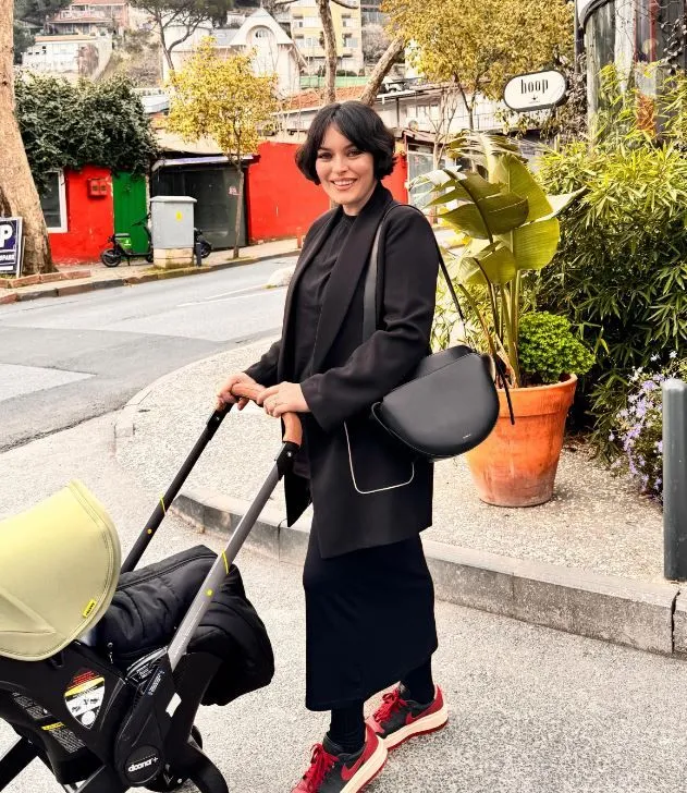 Ezgi Mola: Hastalıklı ama aynı zamanda dünyanın en güzel şeyi annelik, oğlumla büyük bir aşk yaşıyorum Ezgi Mola: Hastalıklı ama aynı zamanda dünyanın en güzel şeyi annelik, oğlumla büyük bir aşk yaşıyorum