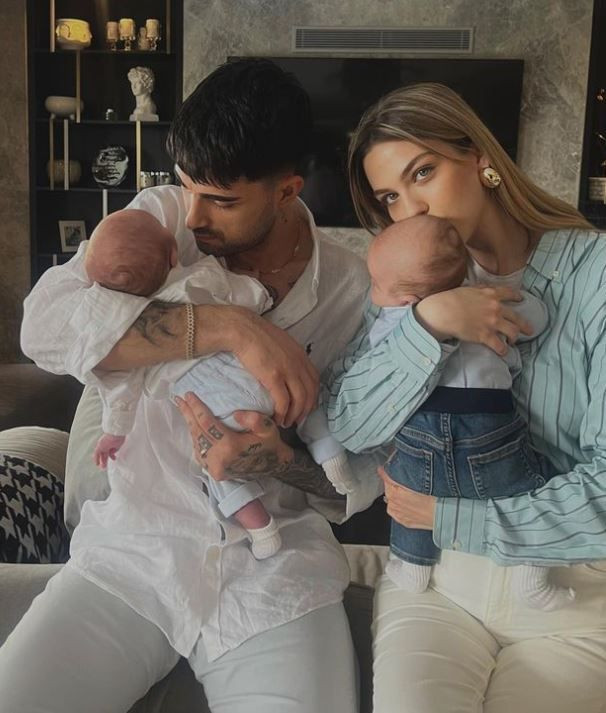 İdo ve Yasemin Tatlıses çifti oğulları ile tatile çıktı: İlk denizimiz hayırlı olsun
